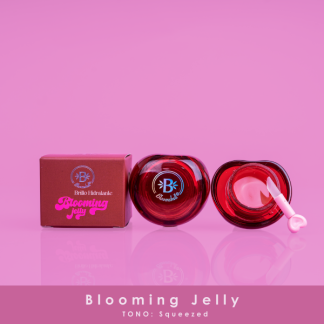 Blooming jelly squeezed